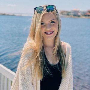 Meet your Posher, Olivia